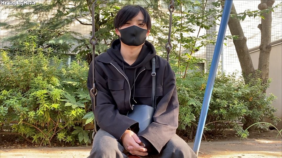 【初ドリ】サッカー部の大学生が学校帰りにフェラ抜きされて精子を放出！