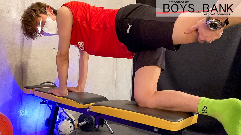 マジ?!!激カワ大学生がまさかの超大量潮吹き!!ビクビク、ビシャピシャ、こんなの初めてッス〜!!